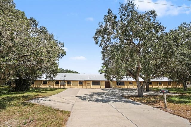 151 S Missouri Street, LaBelle, FL 33935