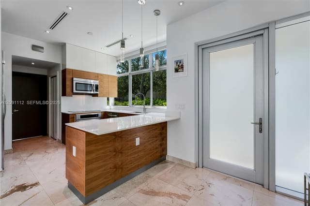 548 Fernwood Road 548, Key Biscayne, FL 33149