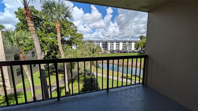 10865 SW 112th Avenue 312, Miami, FL 33176