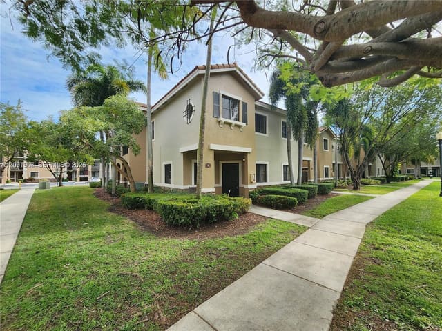 22811 SW 88th Place 6-22, Cutler Bay, FL 33190