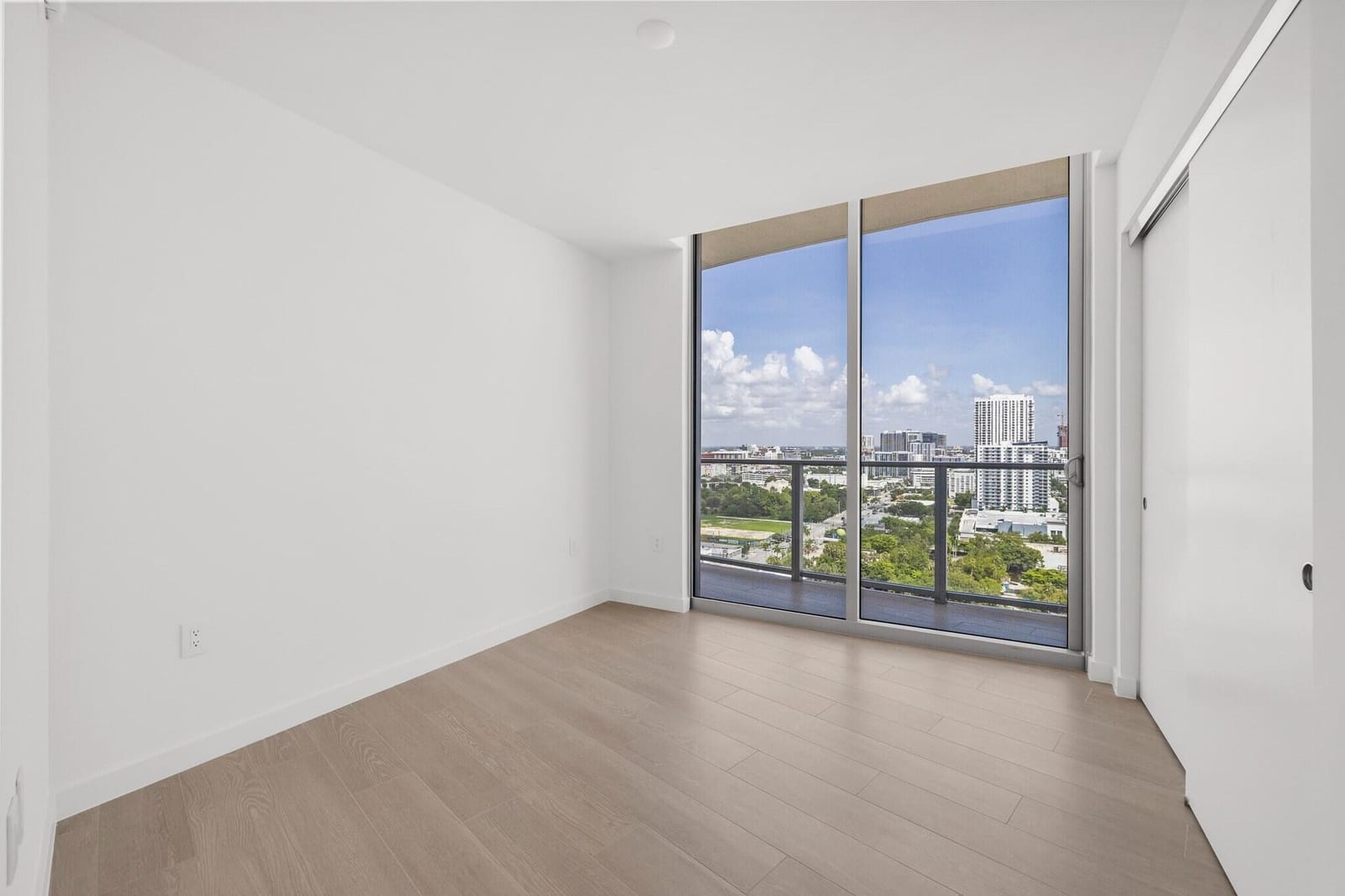 1400 Biscayne Boulevard 2007, Miami, FL 33132 photo 9