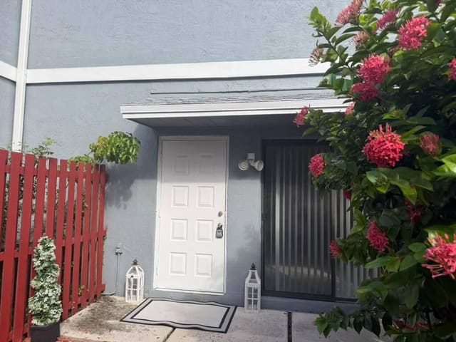 1 CROSSINGS Circle C, Boynton Beach, FL 33435