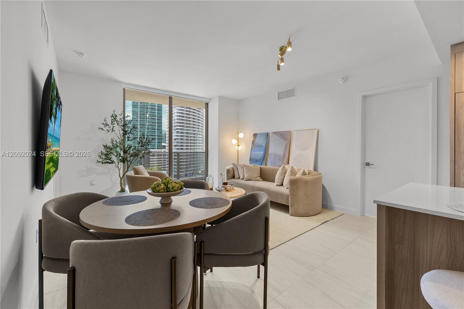 77 SE 5th Street 2502, Miami, FL 33131 photo 23