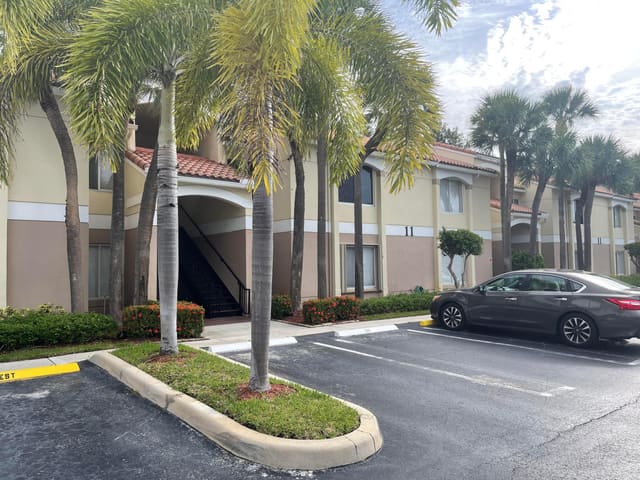 815 W BOYNTON BEACH Boulevard 11-203, Boynton Beach, FL 33426
