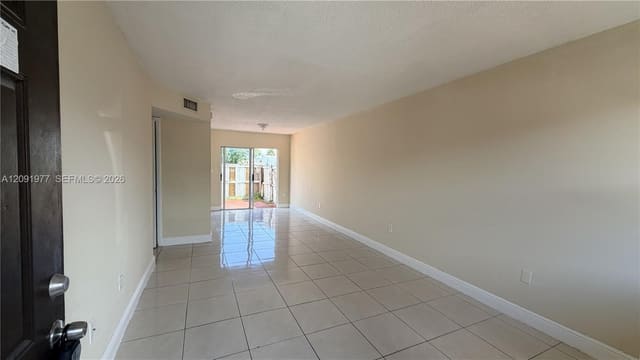 5461 W 24th Avenue 18, Hialeah, FL 33016