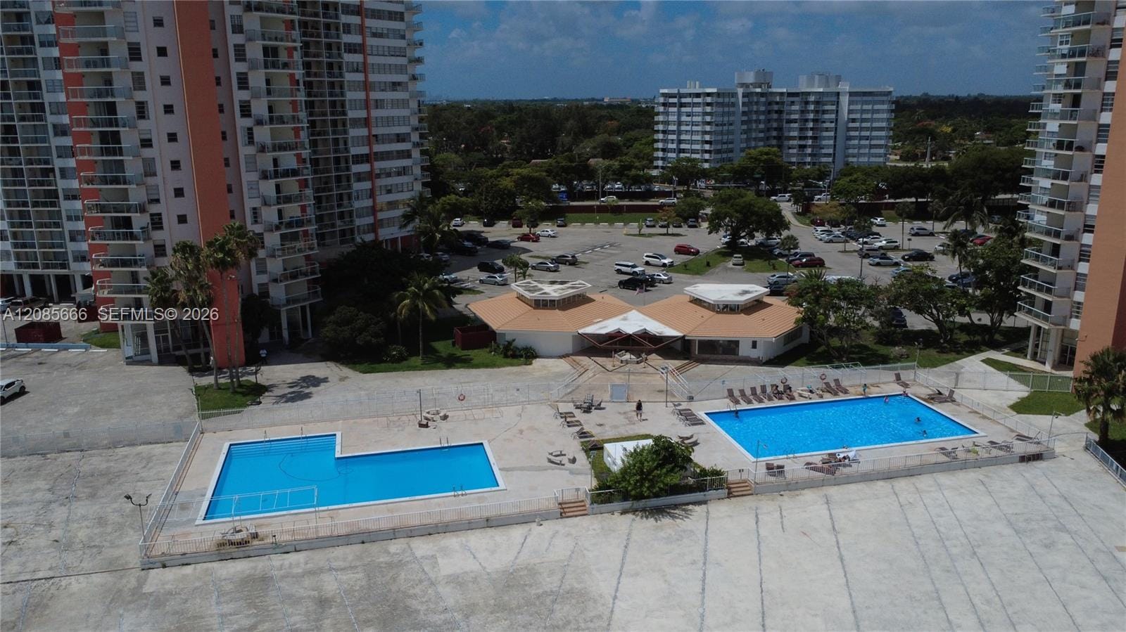 1351 NE Miami Gardens Drive 422E — photo 3