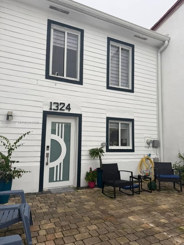 1324 W 71st Street
