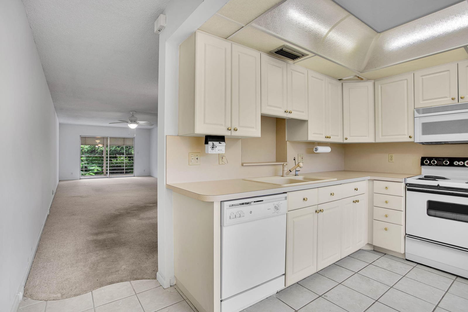 3002 Portofino Isle M3, Coconut Creek, FL 33066 photo 3