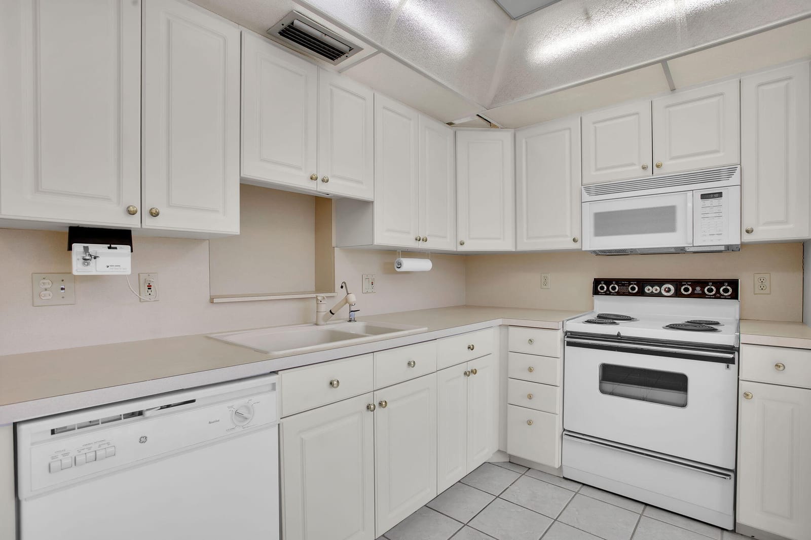 3002 Portofino Isle M3, Coconut Creek, FL 33066 photo 4
