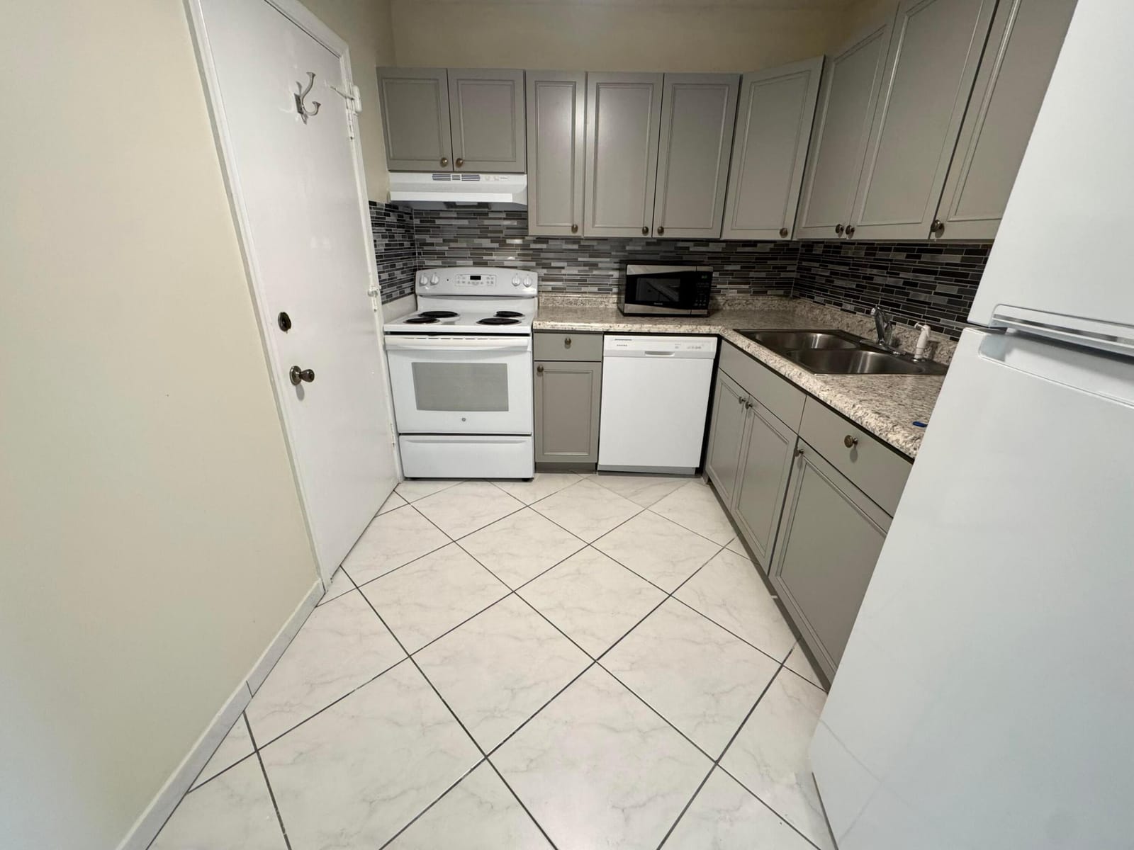 2180 NE 67TH Street 730, Fort Lauderdale, FL 33308 photo 3