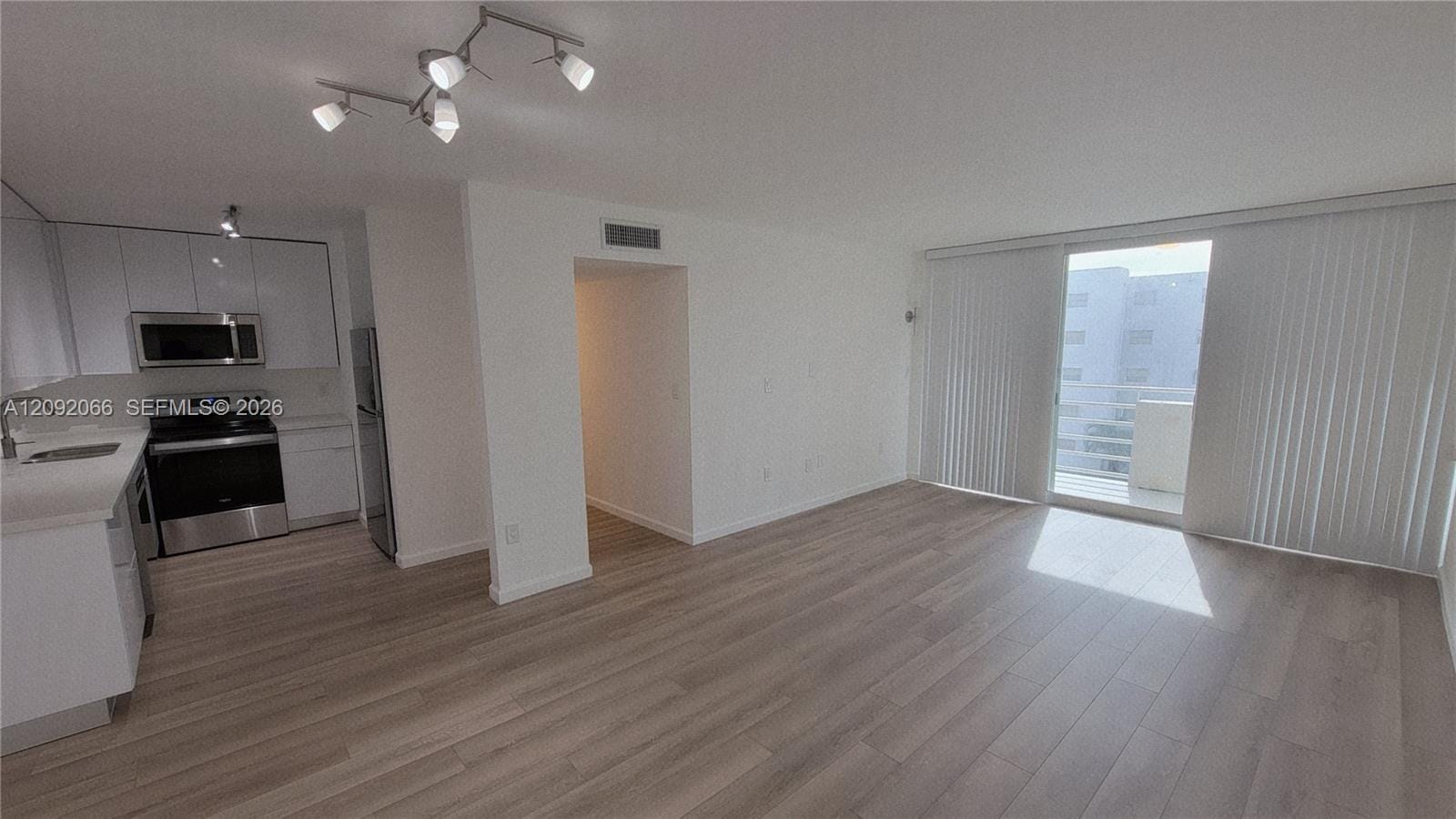 8050 NW 8th Street 1407, Miami, FL 33126 photo 5