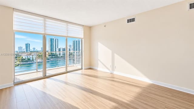 335 S Biscayne Boulevard 1601, Miami, FL 33131