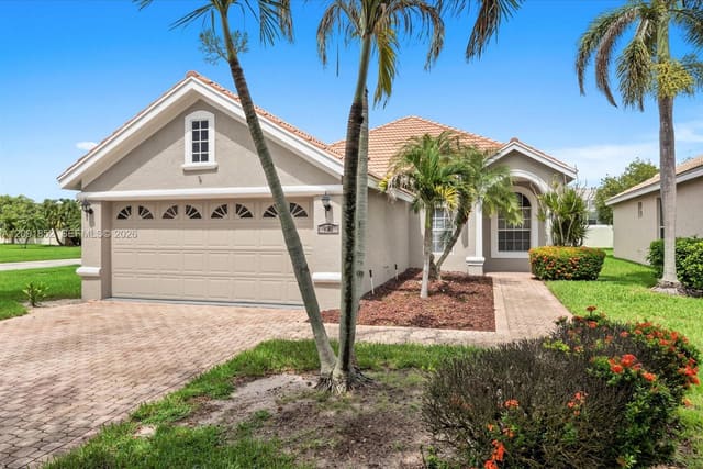 827 SW Lake Charles Circle, Port St. Lucie, FL 34986