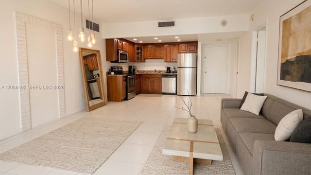 11111 Biscayne Boulevard 9A, Miami, FL 33181
