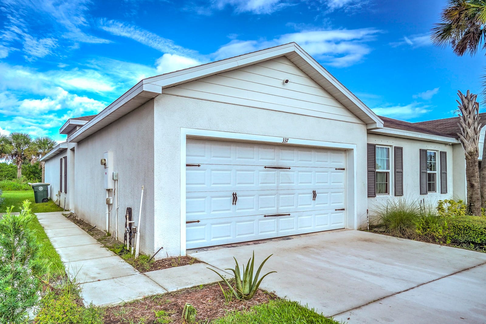 337 Raspberry Road, Fort Pierce, FL 34981 - photo 1 of 30