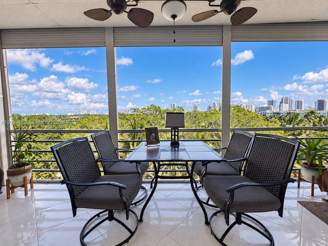 1000 NE 14th Avenue 703, Hallandale Beach, FL 33009