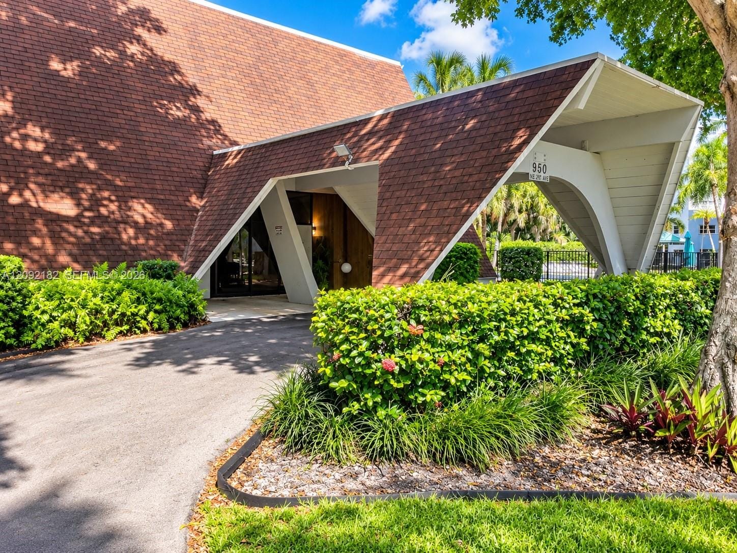1000 NE 14th Avenue 703, Hallandale Beach, FL 33009 photo 16