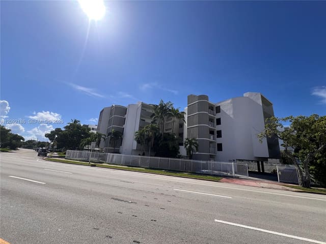 2000 Biarritz Drive 407, Normandy Place, Miami Beach, FL