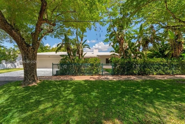 739 S Alhambra Circle, Coral Gables, FL 33146