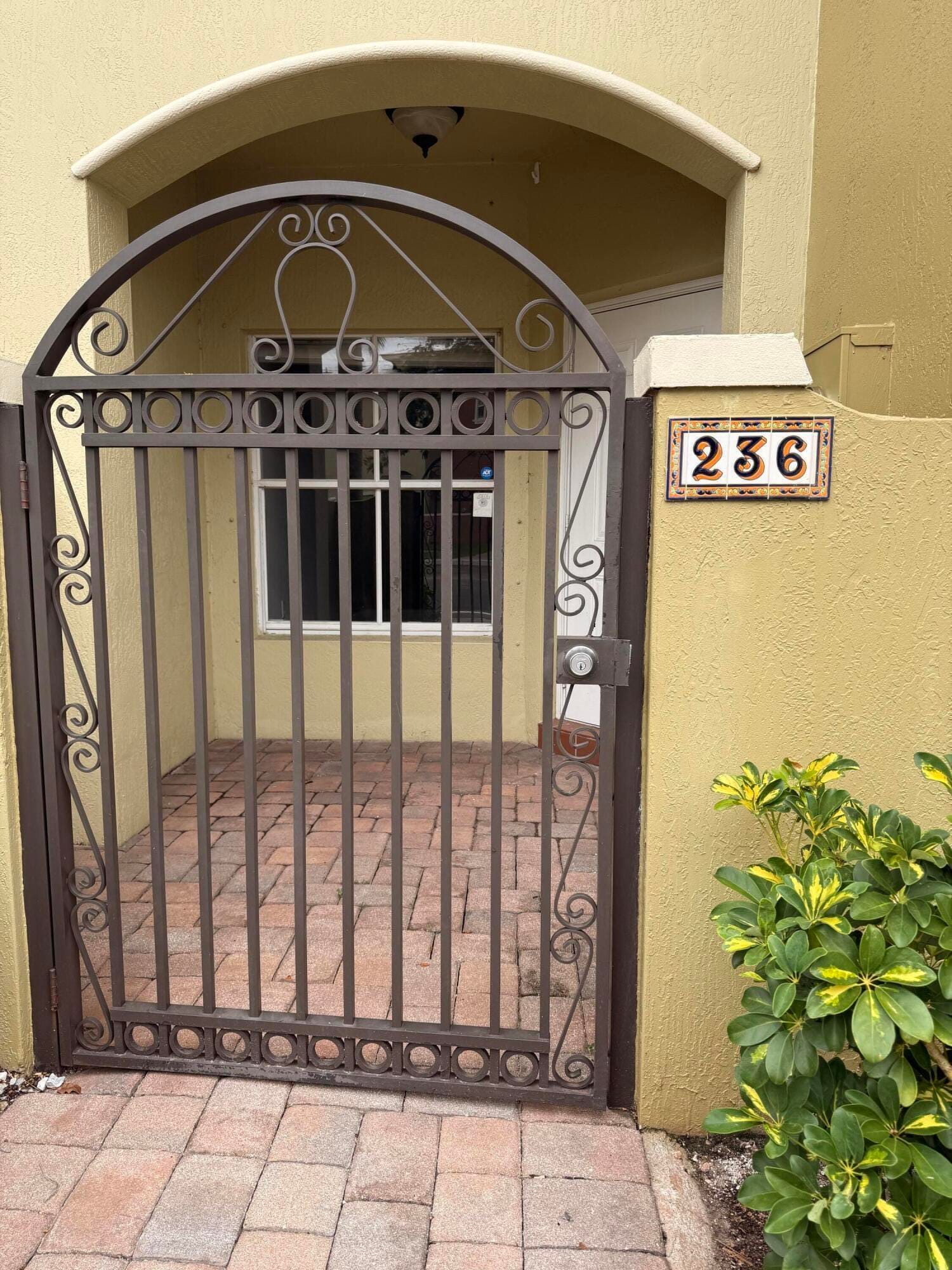 236 Lake Monterey Circle, Boynton Beach, FL 33426 photo 2