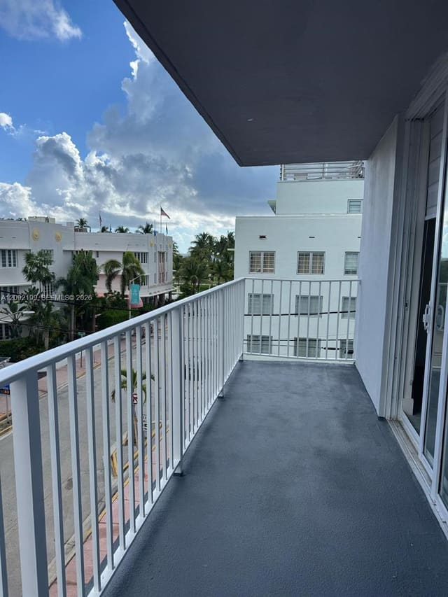 1255 Collins Avenue 406, Miami Beach, FL 33139