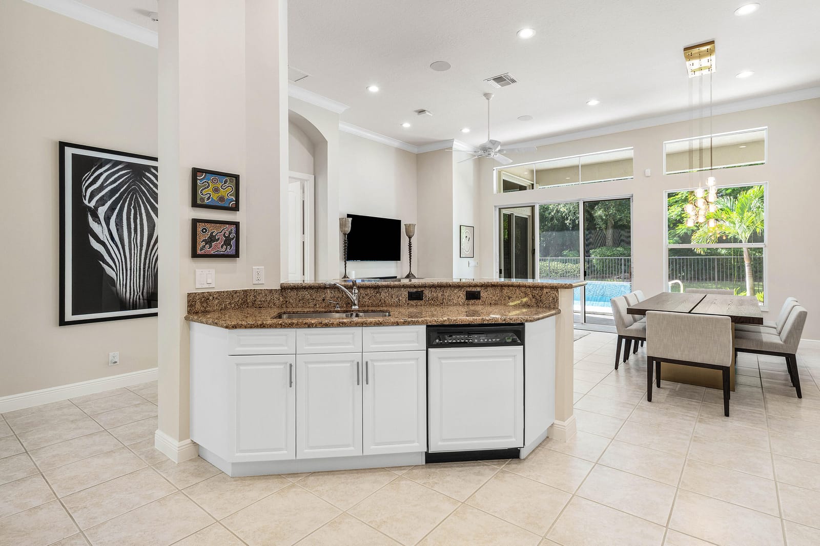 8138 Valhalla Drive — photo 9