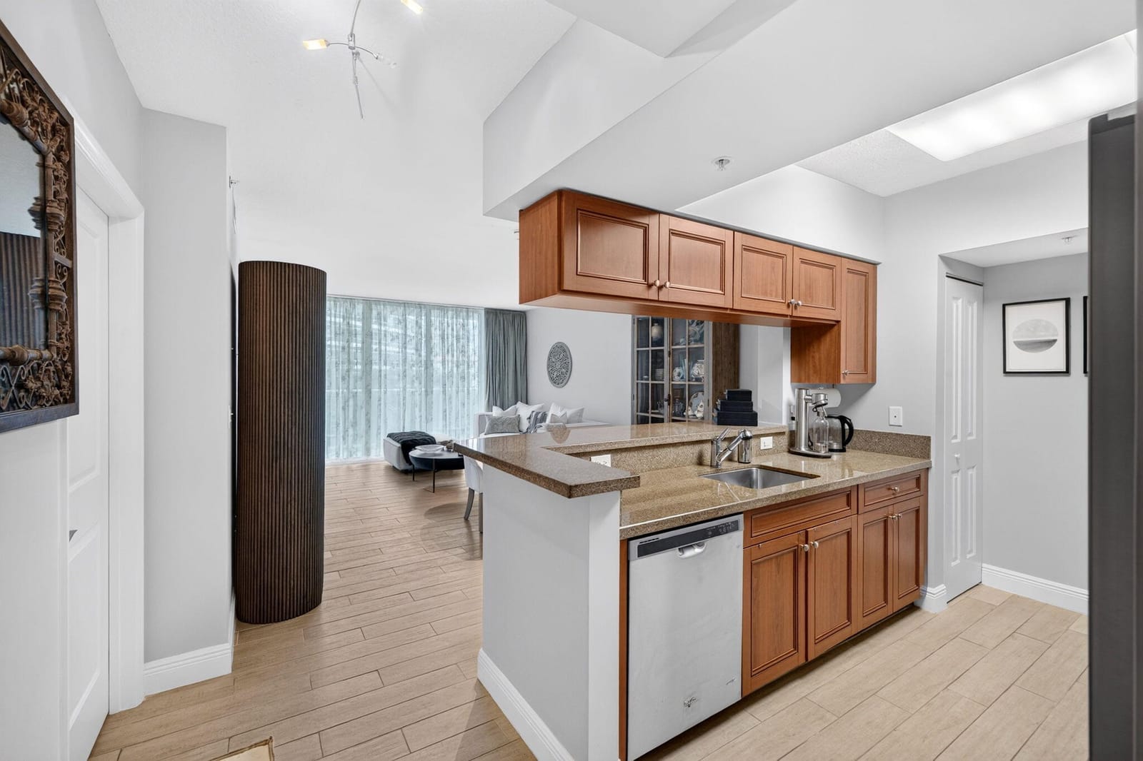 347 N NEW RIVER Drive E 1107, Fort Lauderdale, FL 33301 photo 15