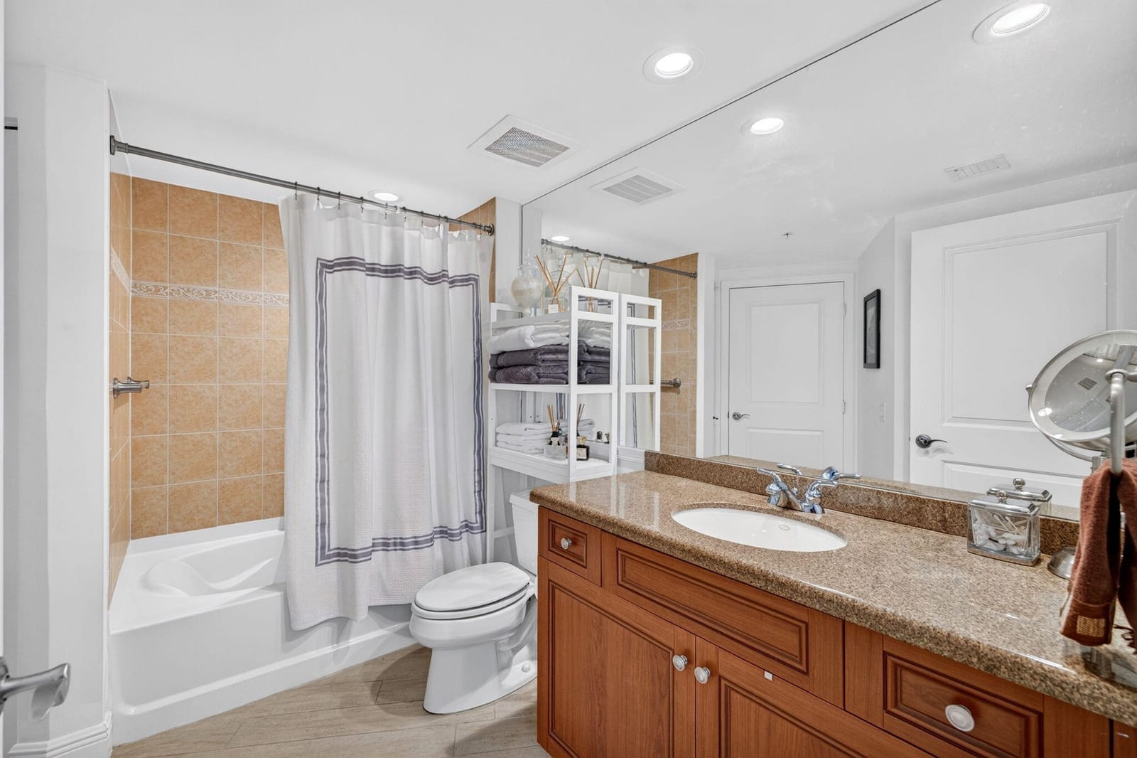 347 N NEW RIVER Drive E 1107, Fort Lauderdale, FL 33301 photo 8