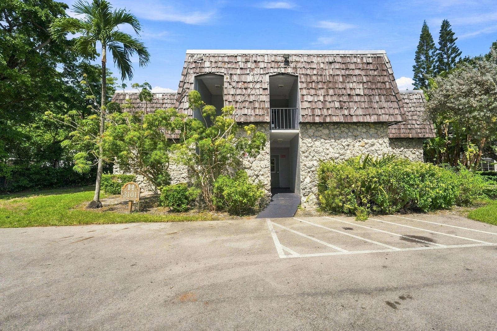 3101 Oakland Shores Drive H210