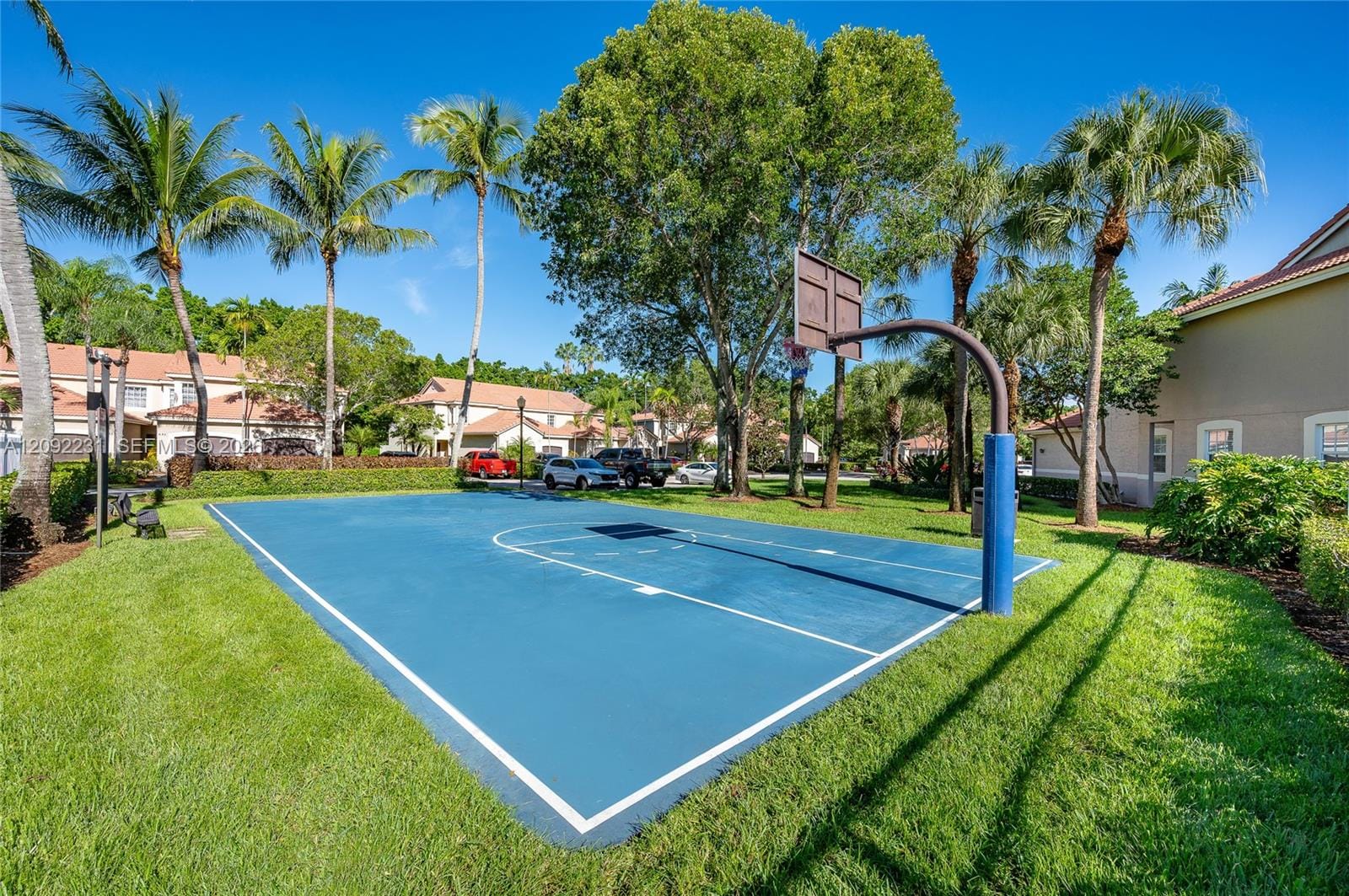 890 San Remo Drive — photo 4