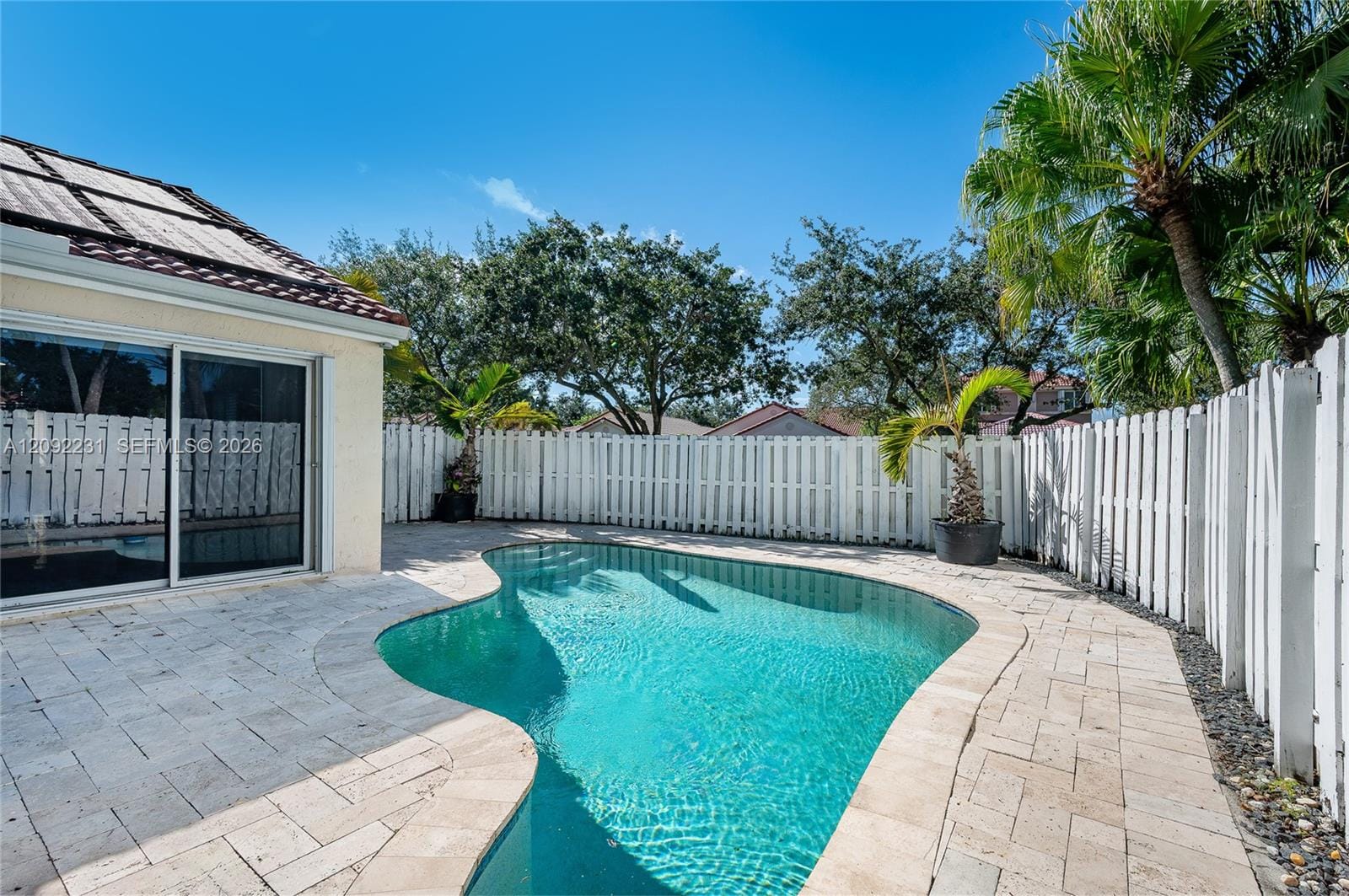 890 San Remo Drive — photo 10