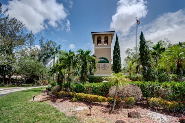 9472 S Palm Circle S, Pembroke Pines, FL 33025