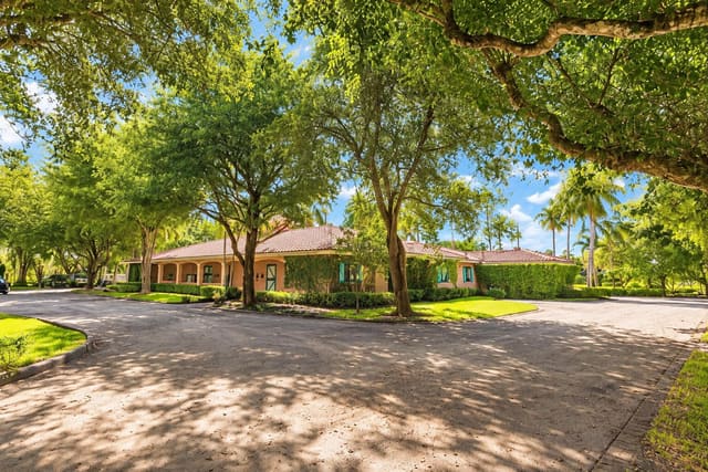 3206 OLDE HAMPTON Drive, Wellington, FL 33414