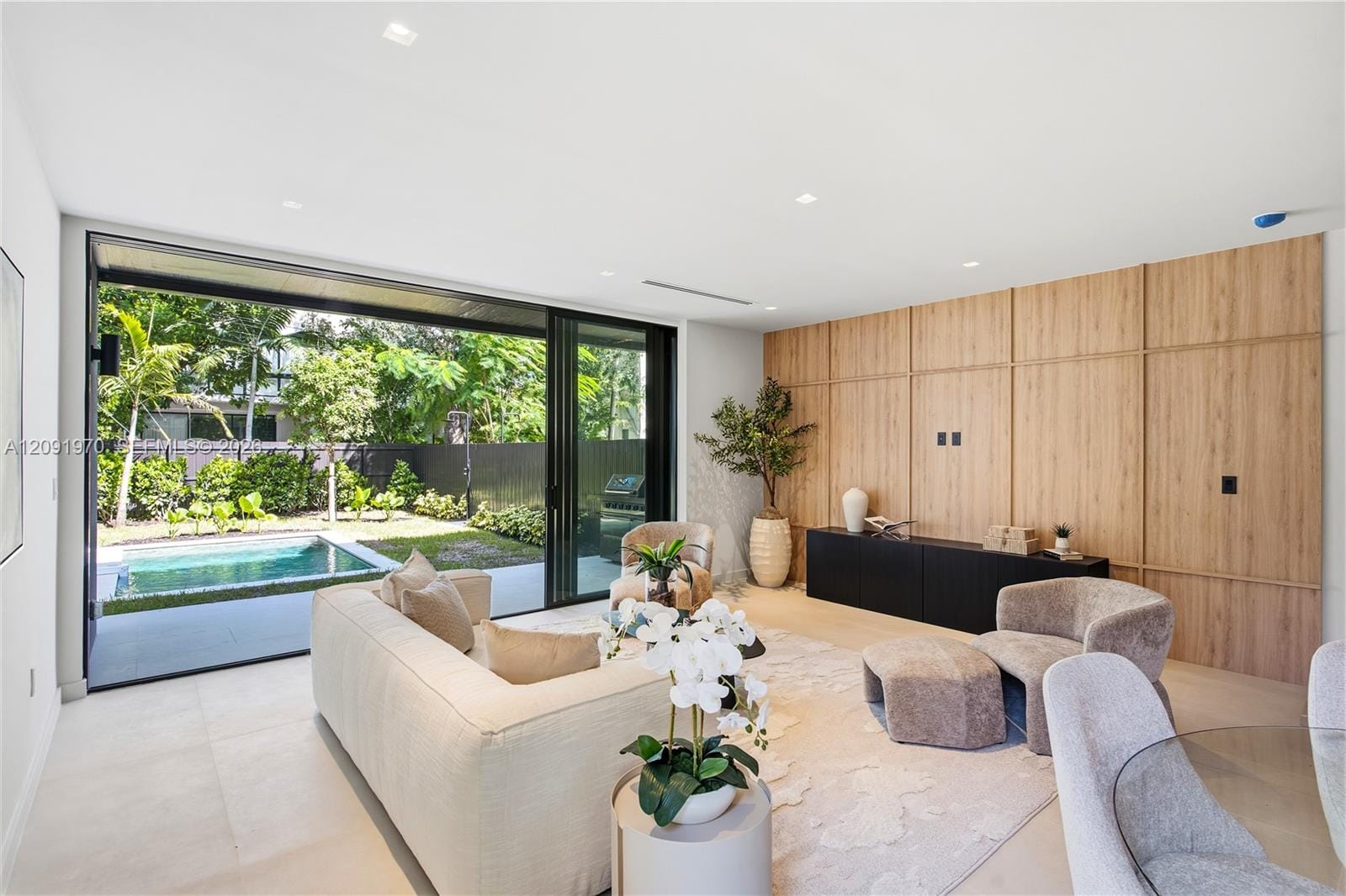 1017 SW 13th Court — photo 4