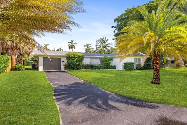 1341 SE 4th Court, Deerfield Beach, FL 33441