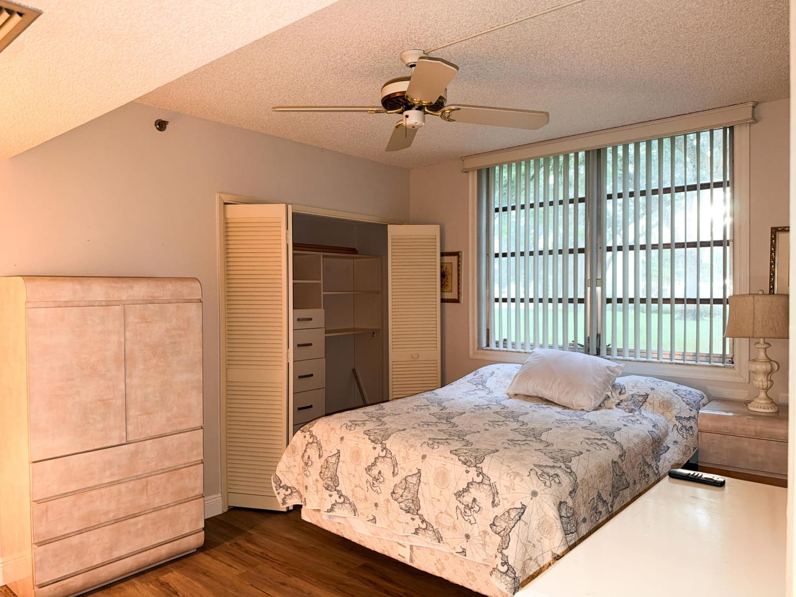 3510 OAKS Way 101 — photo 9