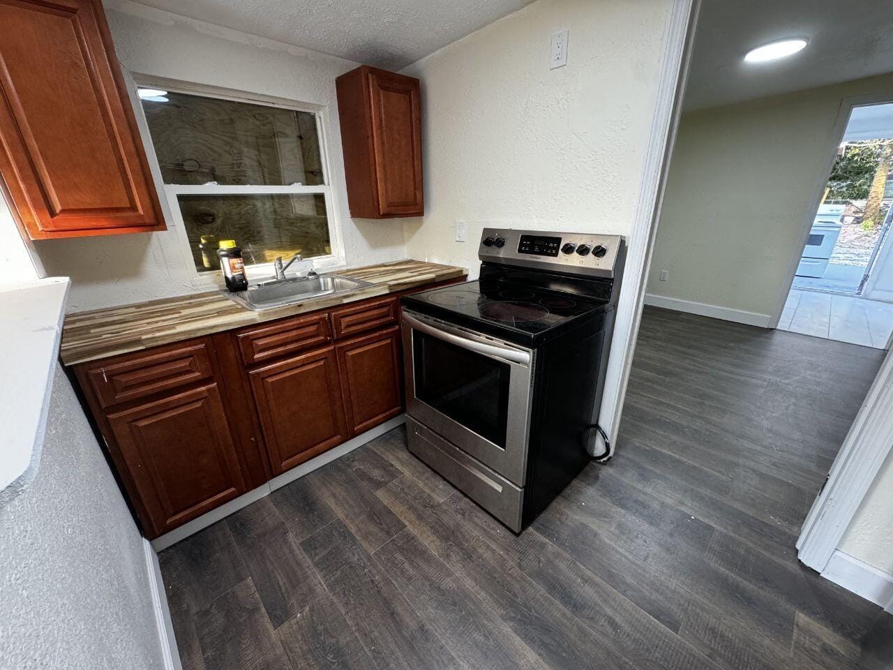 916 N 10TH Street, Fort Pierce, FL 34950 photo 2