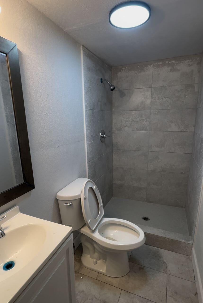 916 N 10TH Street, Fort Pierce, FL 34950 photo 5