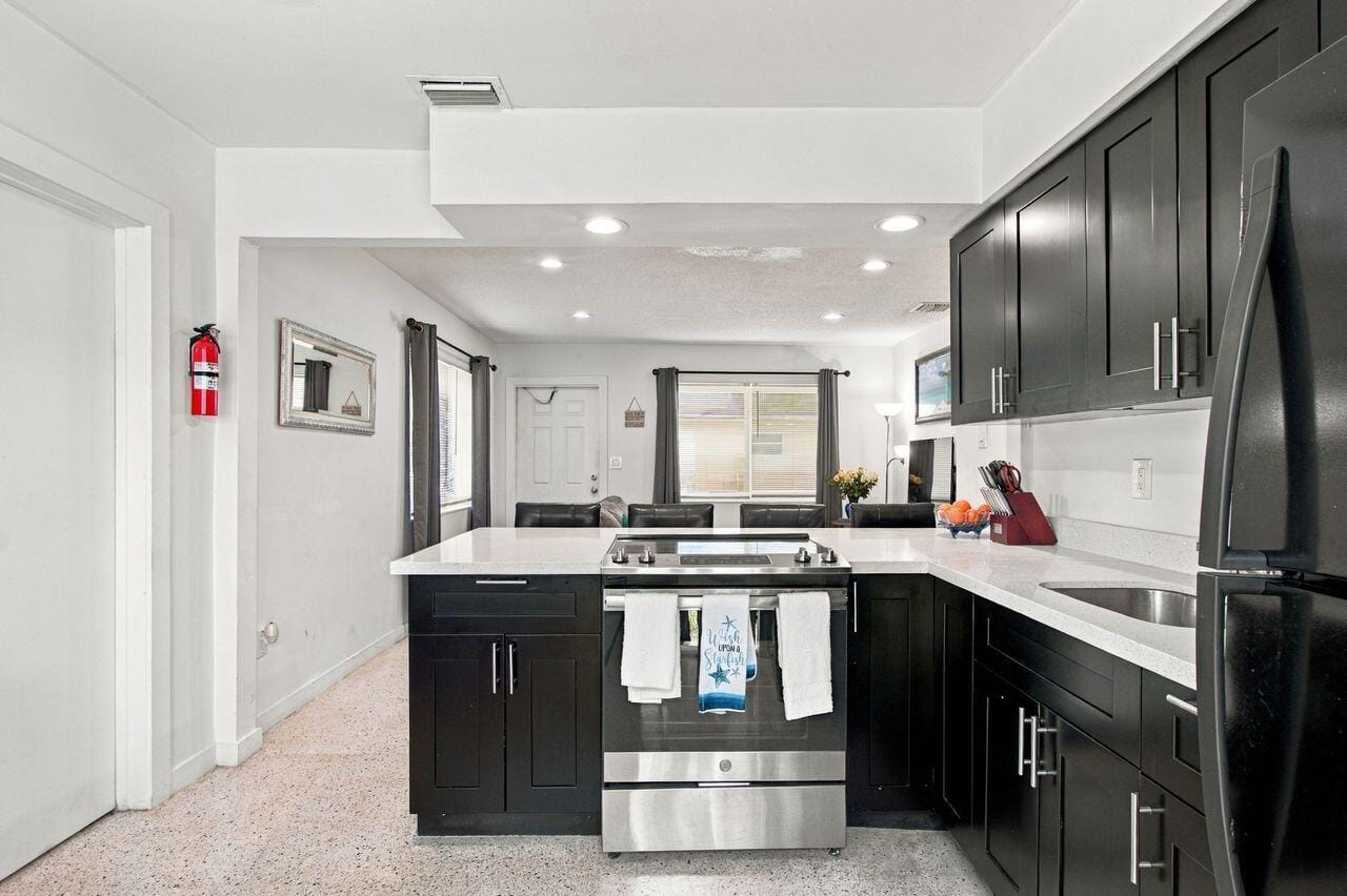 320 SW 10th Terrace — photo 11