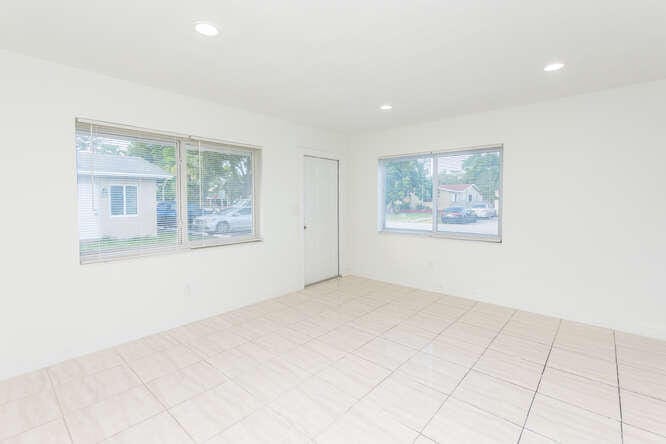 320 SW 10th Terrace, Hallandale Beach, FL 33009 photo 21