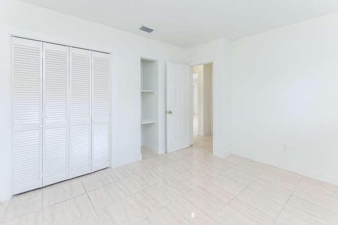 320 SW 10th Terrace, Hallandale Beach, FL 33009 photo 28