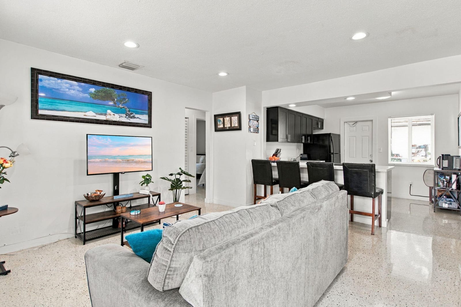 320 SW 10th Terrace — photo 8