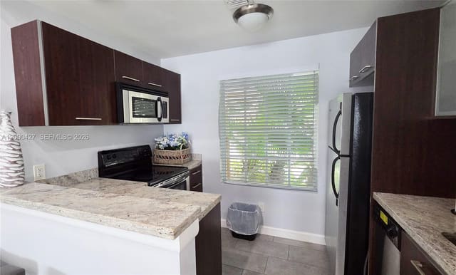 832 NW 92nd Avenue 932, Plantation, FL 33324