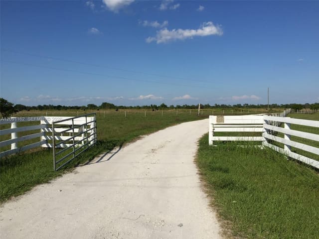 315 Detjens Dairy Road, FL 33960