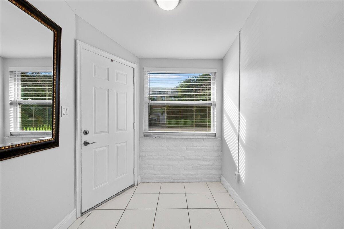 205 Palm Street — photo 2