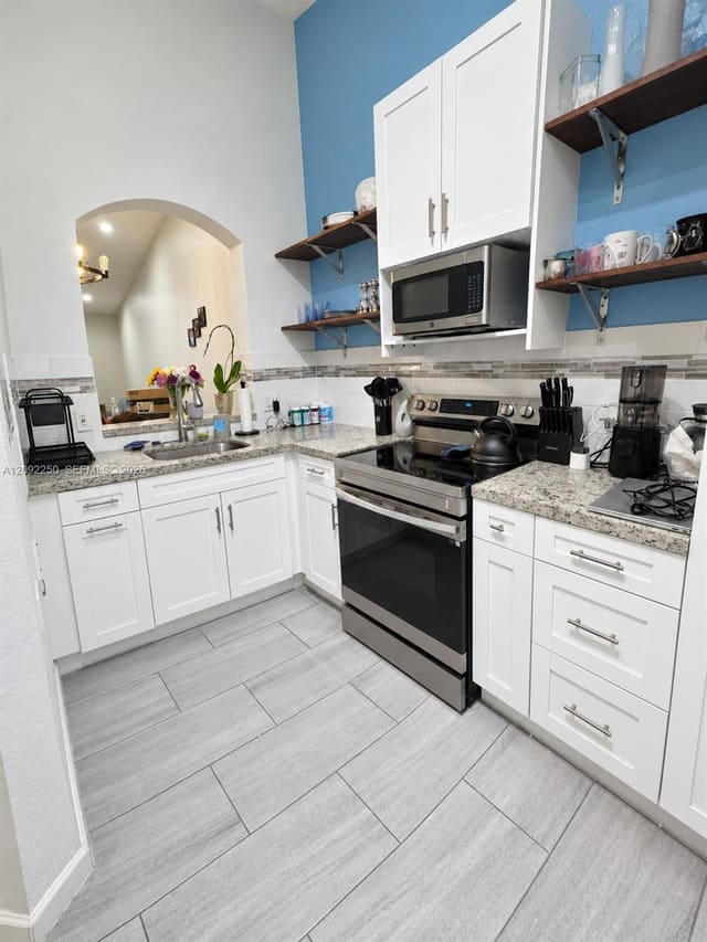 7760 NW 22nd Street 205, Pembroke Pines, FL 33024