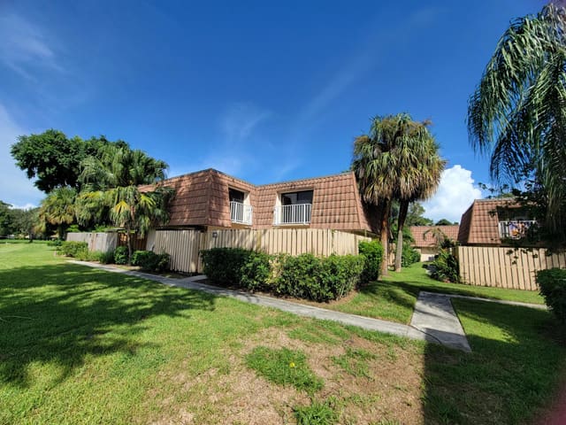 588 GREEN SPRINGS Place 588, West Palm Beach, FL 33409