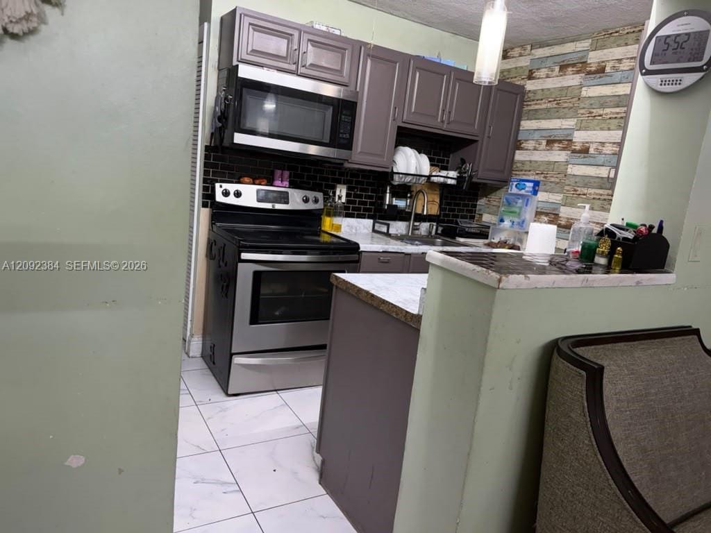 6140 Fletcher Street — photo 9