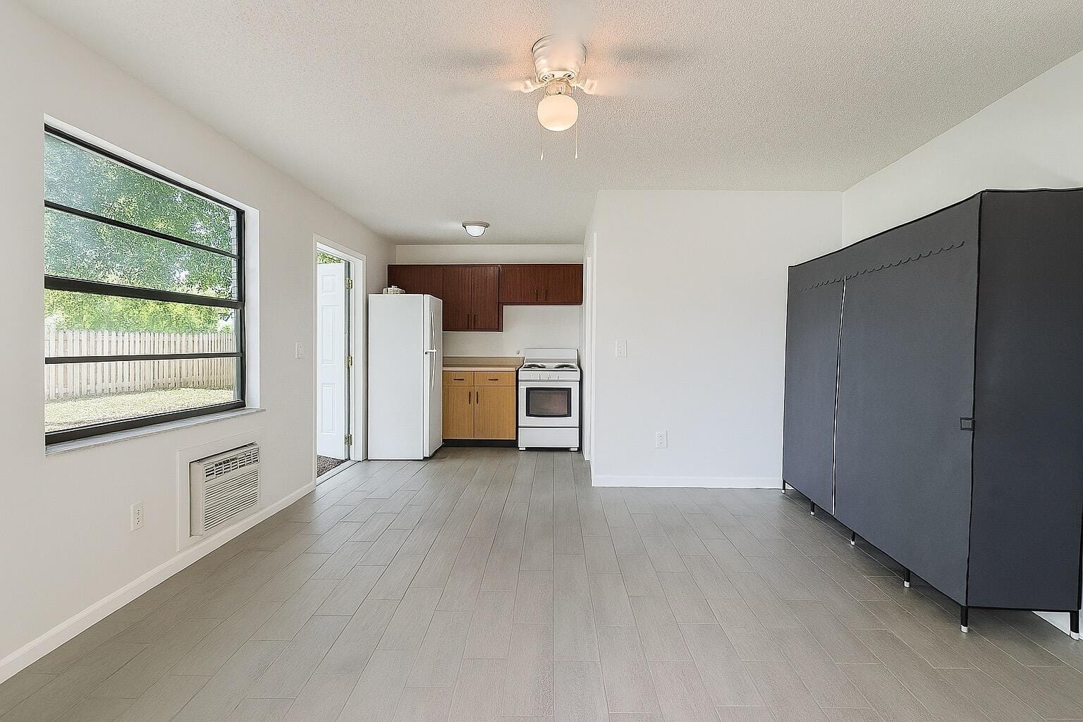3539 Melaleuca Lane, Lake Worth, FL 33461 photo 4