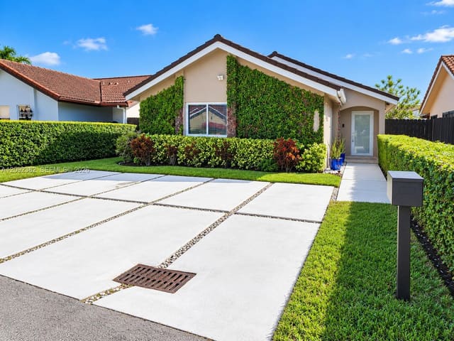 11312 SW 25 Terrace, Miami, FL 33165